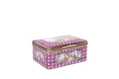 null MEISSEN
Rectangular covered snuffbox in porcelain decorated with
polychrome...