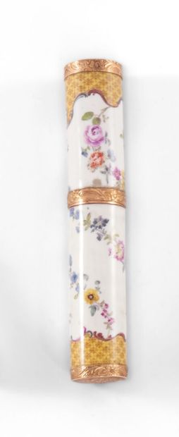 MEISSEN
Cylindrical needle case in porcelain...