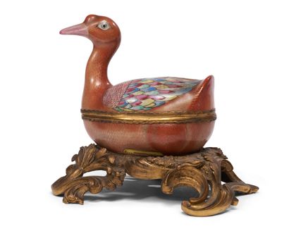 null CHINA
Duck-shaped covered bowl with polychrome decoration of enamels of the...