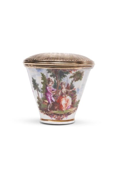 MEISSEN
Covered snuffbox in porcelain in...