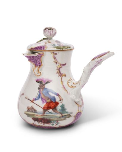null MEISSEN
Coffee pot in porcelain of baluster form with handle
polychrome decoration...