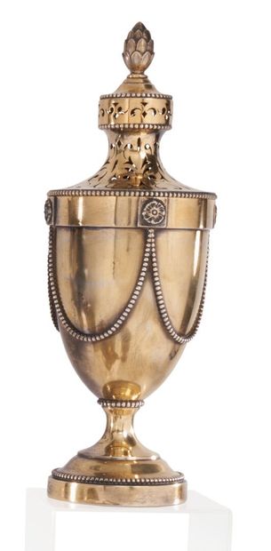 null Vase couvert en argent uni 833 millièmes formant potpourri en forme d'urne posant...