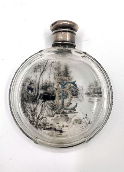 Flasque de chasse en cristal peint représentant...