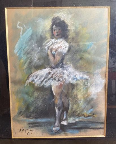 null Sylvain VIGNY (1903-1970)
Danseuse 
Pastel sur papier, signé et daté "85" en...