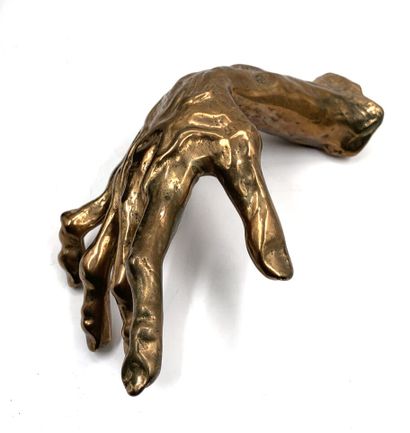 null Yves LOHE (1947)
Main
Épreuve en bronze, signée. 
L. 32 cm