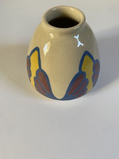 null Simone LARRIEU (1912-1966) 
Petit vase de forme ovoïde en céramique à décor...