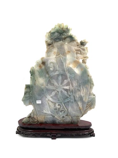 null CHINE
Important groupe en pierre dure figurant Guaniyn assise. 
Haut. 47 cm...