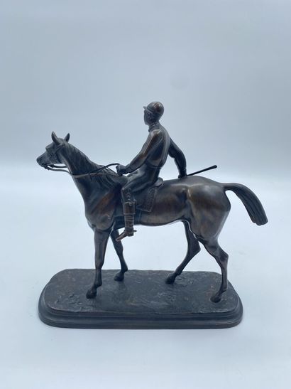 null School of the XXth century 
The jockey 
Sculpture in bronze with brown patina,...