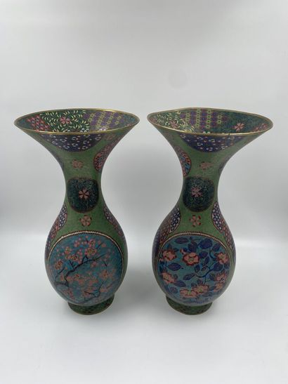 null JAPAN
Pair of tulip-necked baluster vases in cloisonné enamel decorated with...