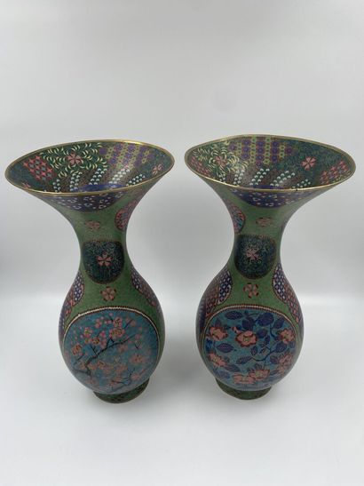 null JAPAN
Pair of tulip-necked baluster vases in cloisonné enamel decorated with...