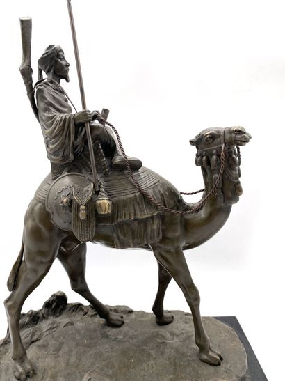 null D'après Agathon LÉONARD (1841-1923) 
Bédouin sur un chameau 
Preuve en bronze...