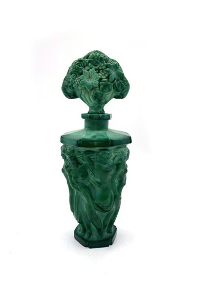 Heinrich HOFFMANN (1875-1939)
Petit vase...