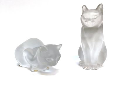 null LALIQUE
Two crystal cats, one lying down and the other sitting. Signed in hollow...