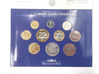 null Ensemble de pièces de la Monnaie de Paris, dont une pièce de un centime en or...
