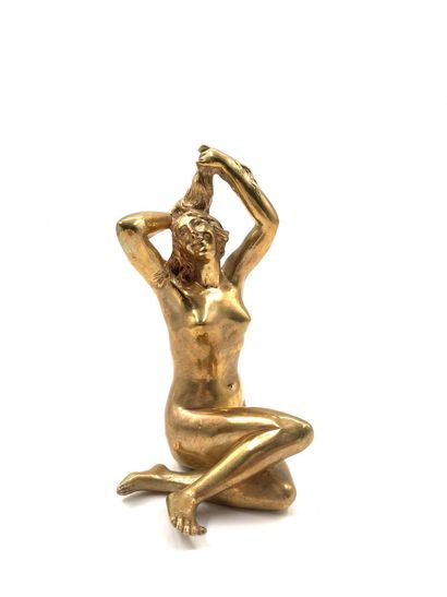 null Attribuée à Paul PHILIPPE (1870-1930) 
Femme nue assise
Épreuve en bronze doré....