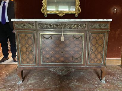 null Veneered chest of drawers with inlaid decoration and squared background, opening...