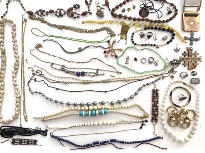 null LOT of costume jewelry including rings, bracelets, necklaces