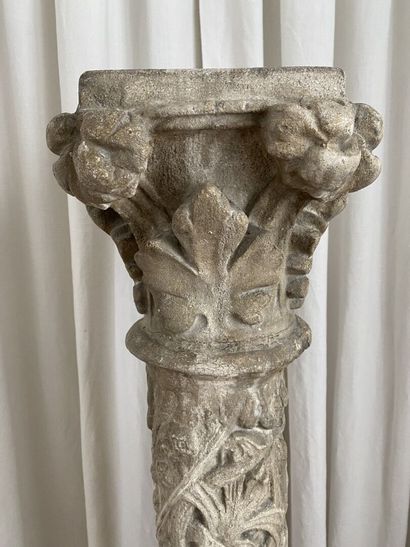 null COLUMN with hardstone capital decorated with carved foliage, branches and flowers.
In...