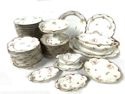 null LIMOGES, Haviland
An important porcelain dinner service with flowers and gilded...