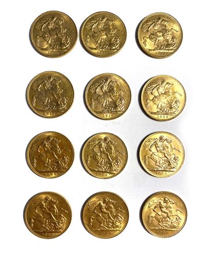 ENGLAND, twelve George V gold sovereigns,...