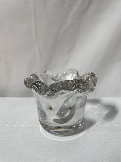 null BACCARAT 
Carafe and nine small glasses. 
Accidents 

A small DAUM crystal bowl...