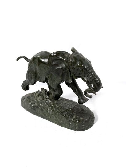 null D'après Antoine-Louis BARYE (1795 - 1875)
Éléphant du Sénégal
Épreuve en bronze...