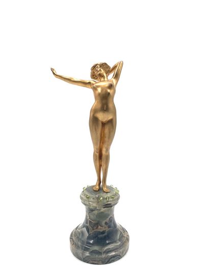 null Paul PHILIPPE (1870-1930) 
Le Réveil
Épreuve en bronze doré, sur un socle en...