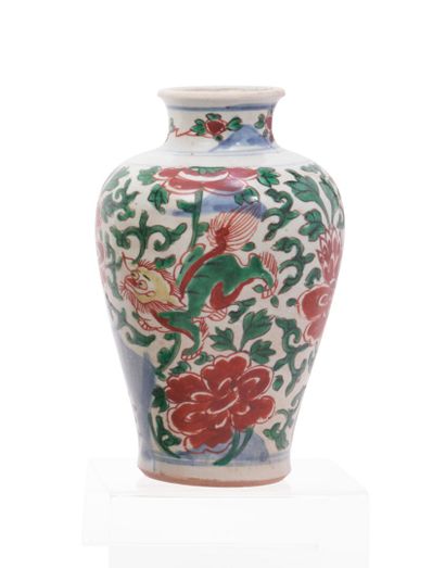 Chine
Vase de forme balustre en porcelaine...