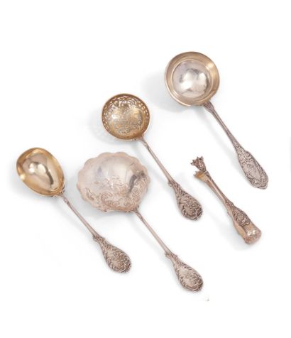 null Set of five 950-thousandth silver serving pieces with rocaille decoration and...