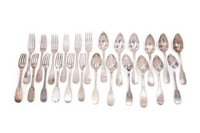 null Twelve forks and twelve spoons in 950-millimeter silver, some monogrammed.
MINERVE,...
