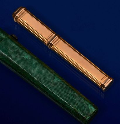 null Cylindrical case in plain yellow gold.
PARIS, 1789-1792
Master goldsmith: Clément...