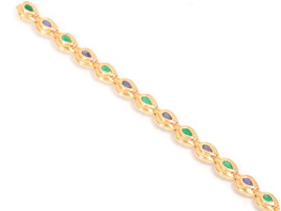 null Articulated bracelet in 750 thousandths yellow gold, the links adorned with...