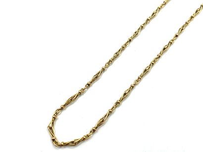 null Articulated necklace in yellow gold 750 thousandths, the links openwork and...