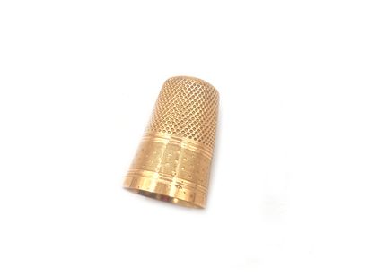 null 750 thousandth yellow gold dice with pastille design on a guilloché background.
Weight:...