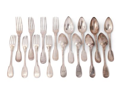 null Eight forks and eight spoons in 950-millimeter silver, some monogrammed.
MINERVE,...