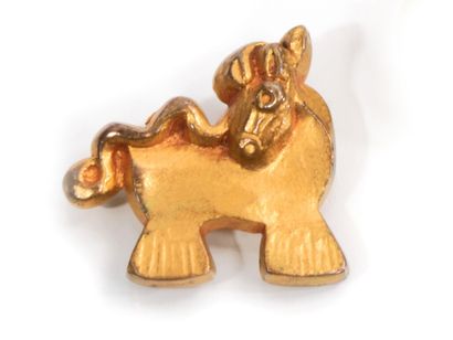 null LINE VAUTRIN
Gilded metal brooch featuring a horse.
Signed.
(Worn)
