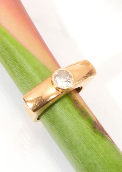 null David VANGELDER, GALAPAGOS model
Ring in 750 thousandths yellow gold set with...