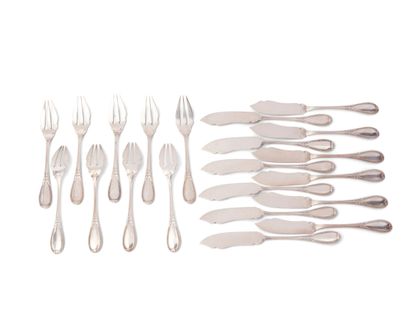 null Ten place settings and two fish knives in 950 thousandths silver with pearl...