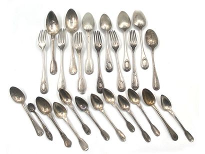 null Lot in 950 thousandths silver, comprising seven spoons and six baptismal forks,...