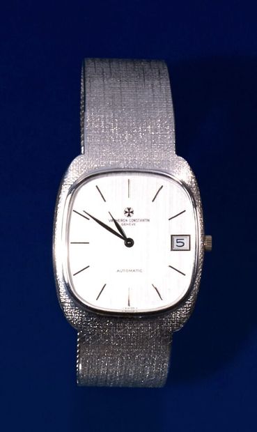 null VACHERON CONSTANTIN
Cushion-shaped wristwatch in 750 thousandths white gold,...