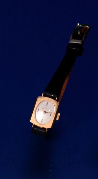 null Ladies' wristwatch, slightly rectangular shape, white enamel dial, hour markers,...