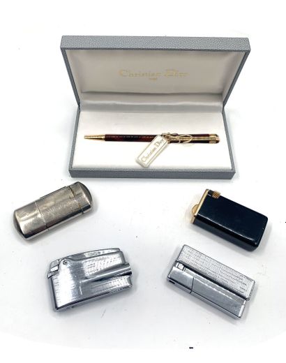null CHRISTIAN DIOR 
Stylo bic

On y joint TROIS BRIQUETS flaminaire ,silver match,ronson...