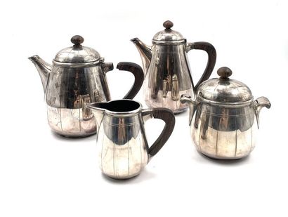 null RAVINET DENFERT 
Service à thé café en métal argenté comprenant une théière,...