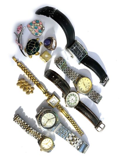 null Ensemble de montres bracelet d'homme et bijoux fantaisie en métal. 