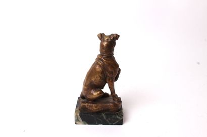 null Thomas CARTIER (1879-1943)
Sitting dog
Gilt bronze proof signed on the terrace,...