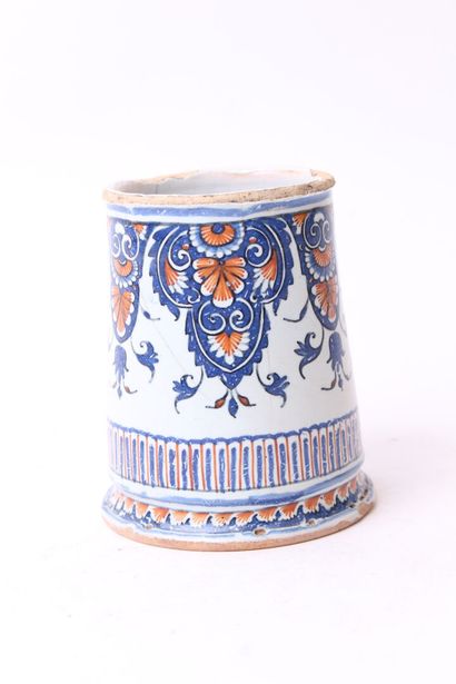 null NEVERS, ROUEN (kind of) and DELFT
Set including :
- An earthenware flask with...
