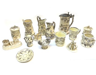 LANGEAIS
Set of glazed earthenware vessels...