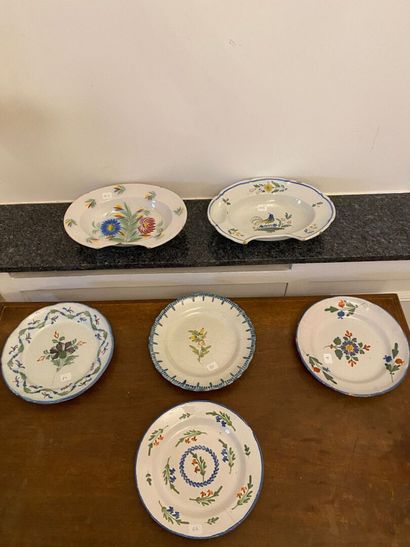 null NEVERS, EAST and miscellaneous
Important set of earthenware plates, salad bowls,...