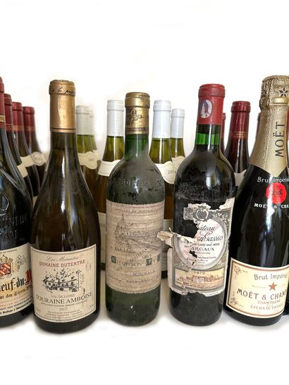 null LOT of about 38 bottles of wine and champagne including :
- 12 bottles Beaujolais...