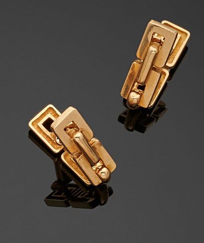 null Pair of cufflinks in 750 thousandths yellow gold, each decorated with links.
Gross...